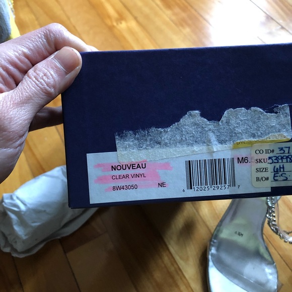 New in box Stuart Weitzman clear crystal sandals - Picture 9 of 9